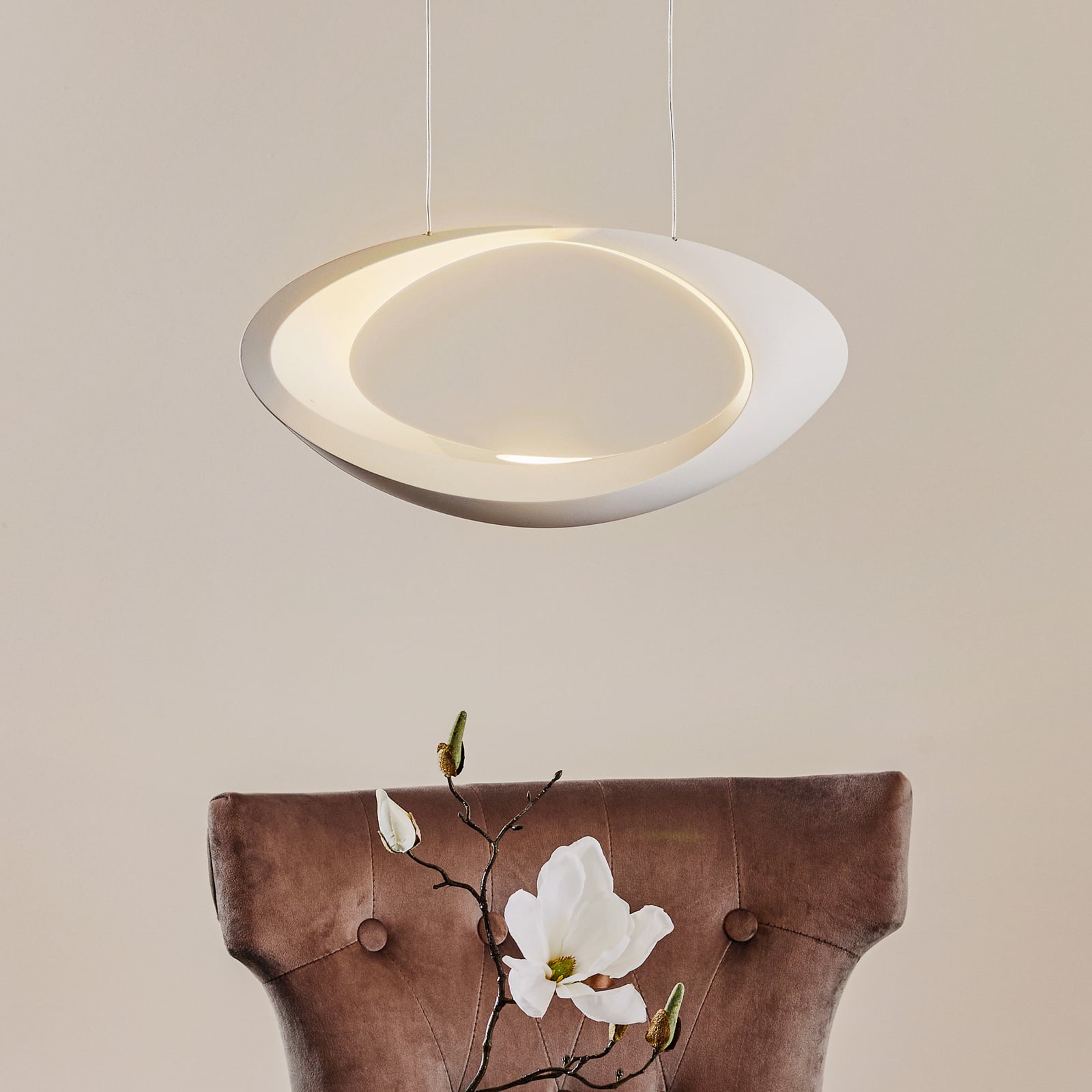 LED pendellampe Cabildo indirekte lys hvit fra Artemide forfra