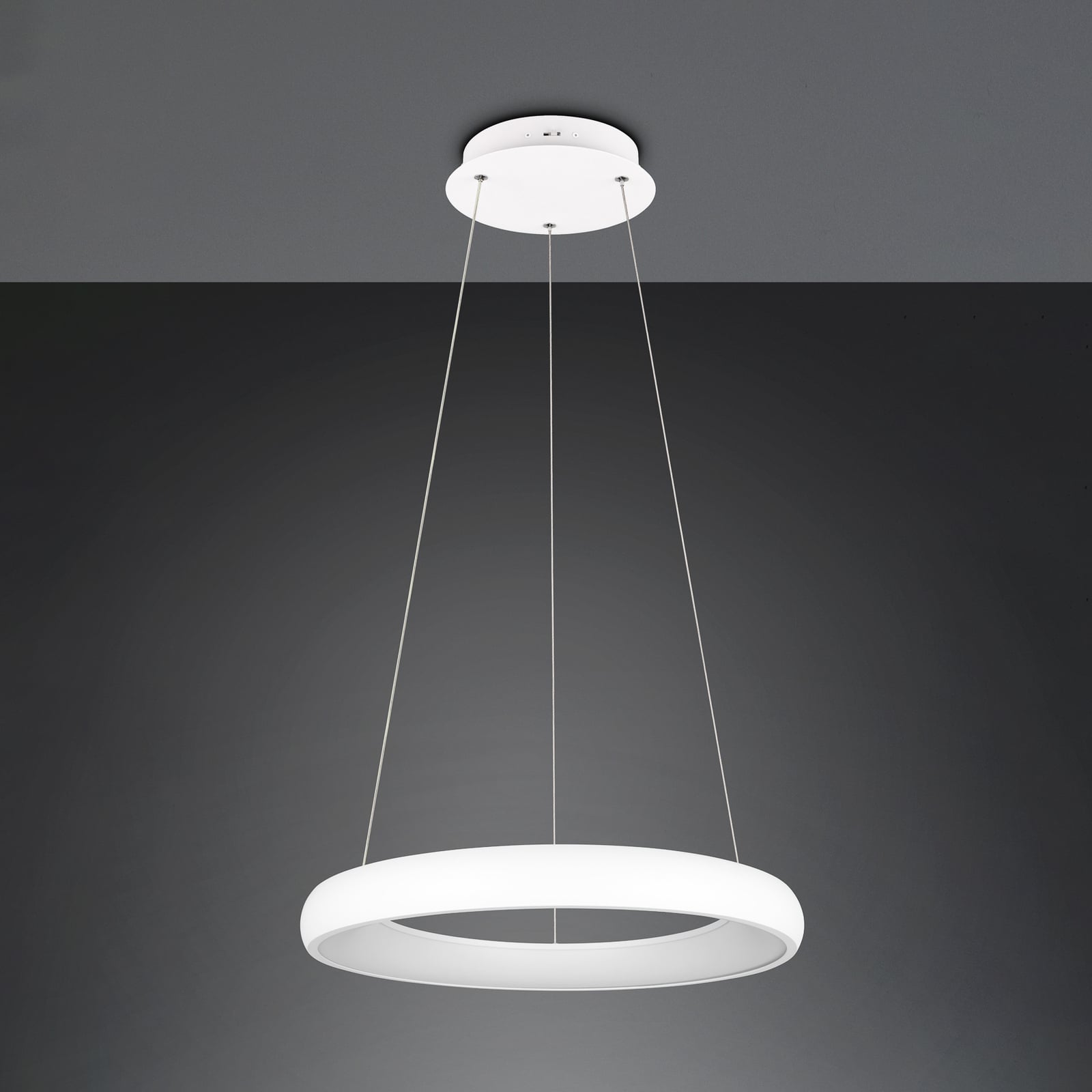 LED pendellampe Cardona ring Ø62 cm hvit dimbar CCT montert i rom