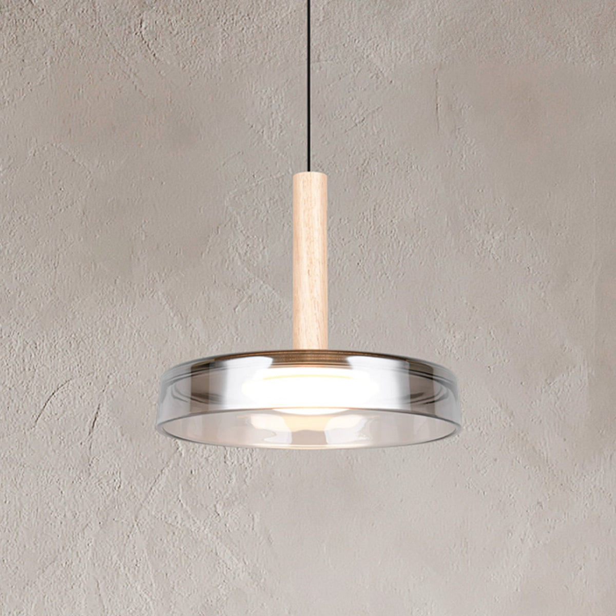 LED pendellampe Celeste dimbar glass og tre krom forfra