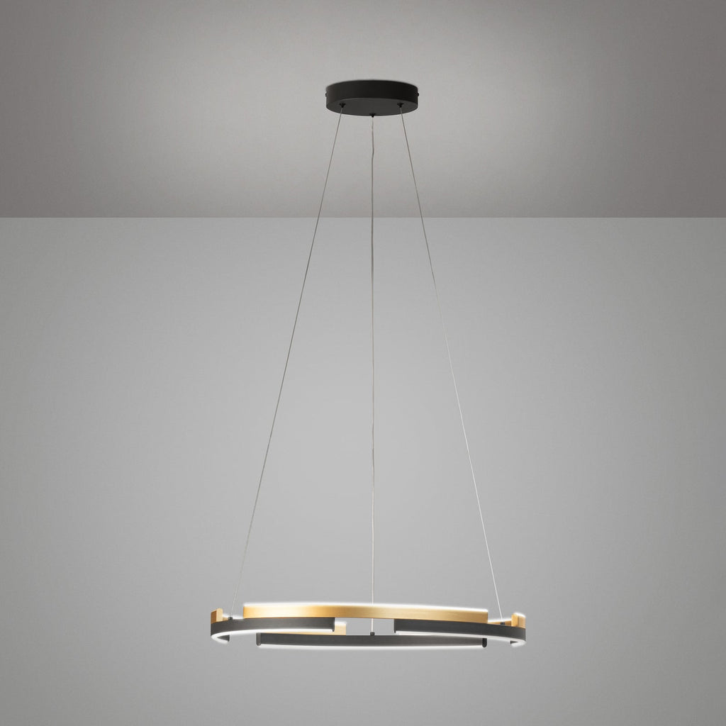 LED pendellampe Circly svart/gull Ø60 cm montert i rom