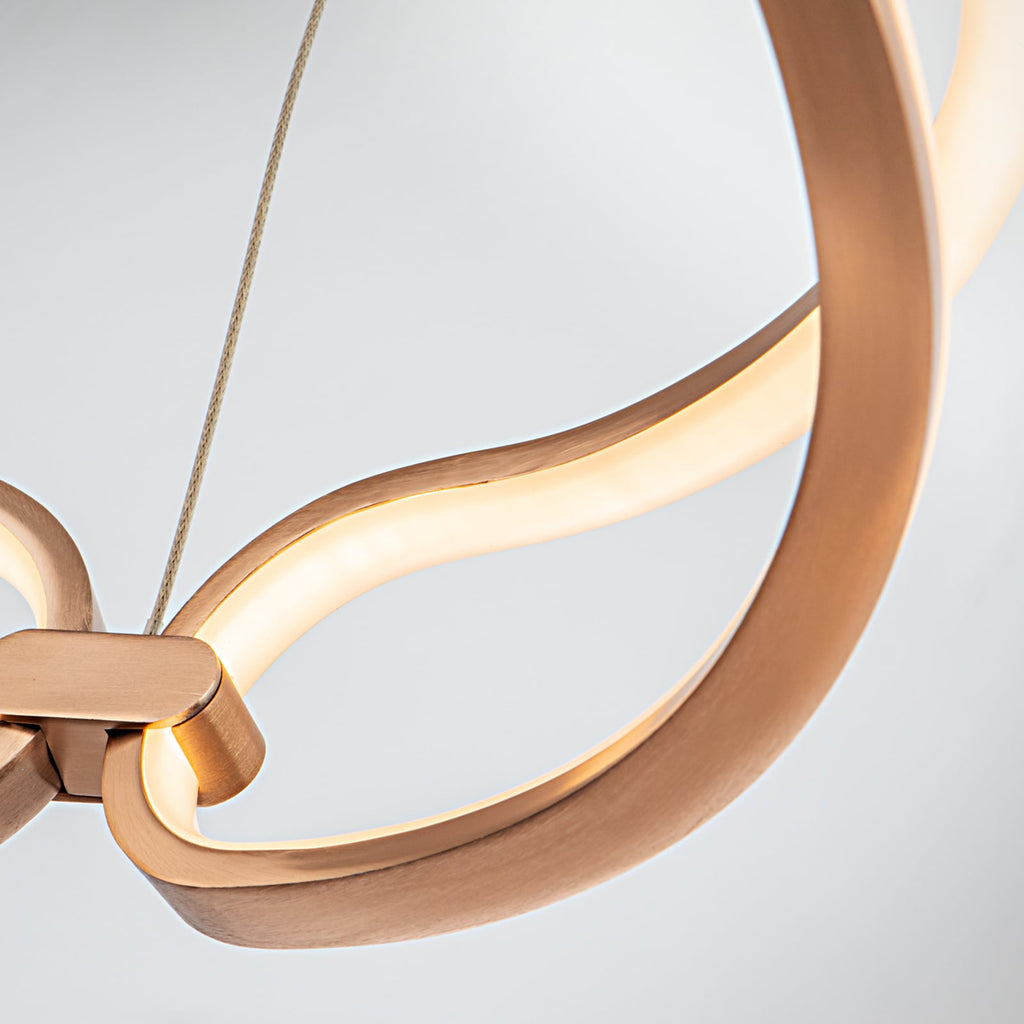 LED pendellampe Colette aluminium Ø60 cm roségull montert i rom