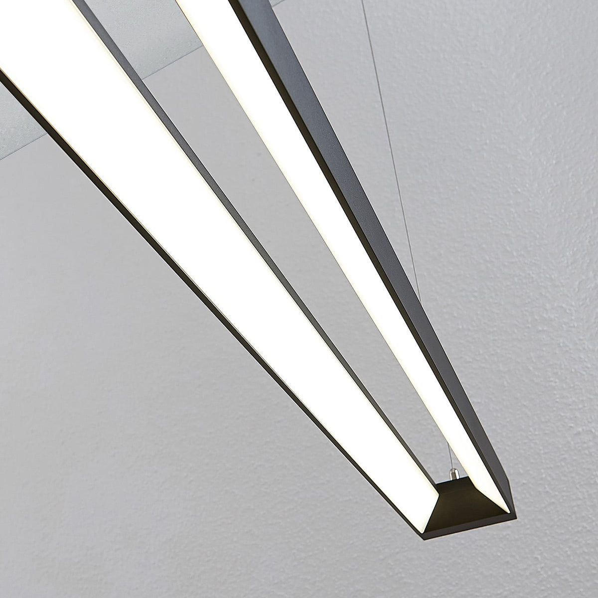 LED pendellampe Cuna svart aluminium 122 cm med ledning