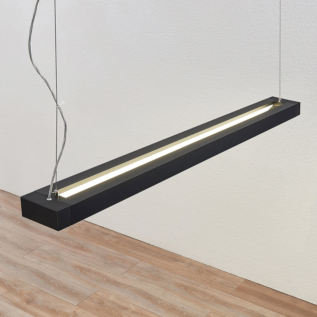 LED pendellampe Cuna svart aluminium 122 cm underside