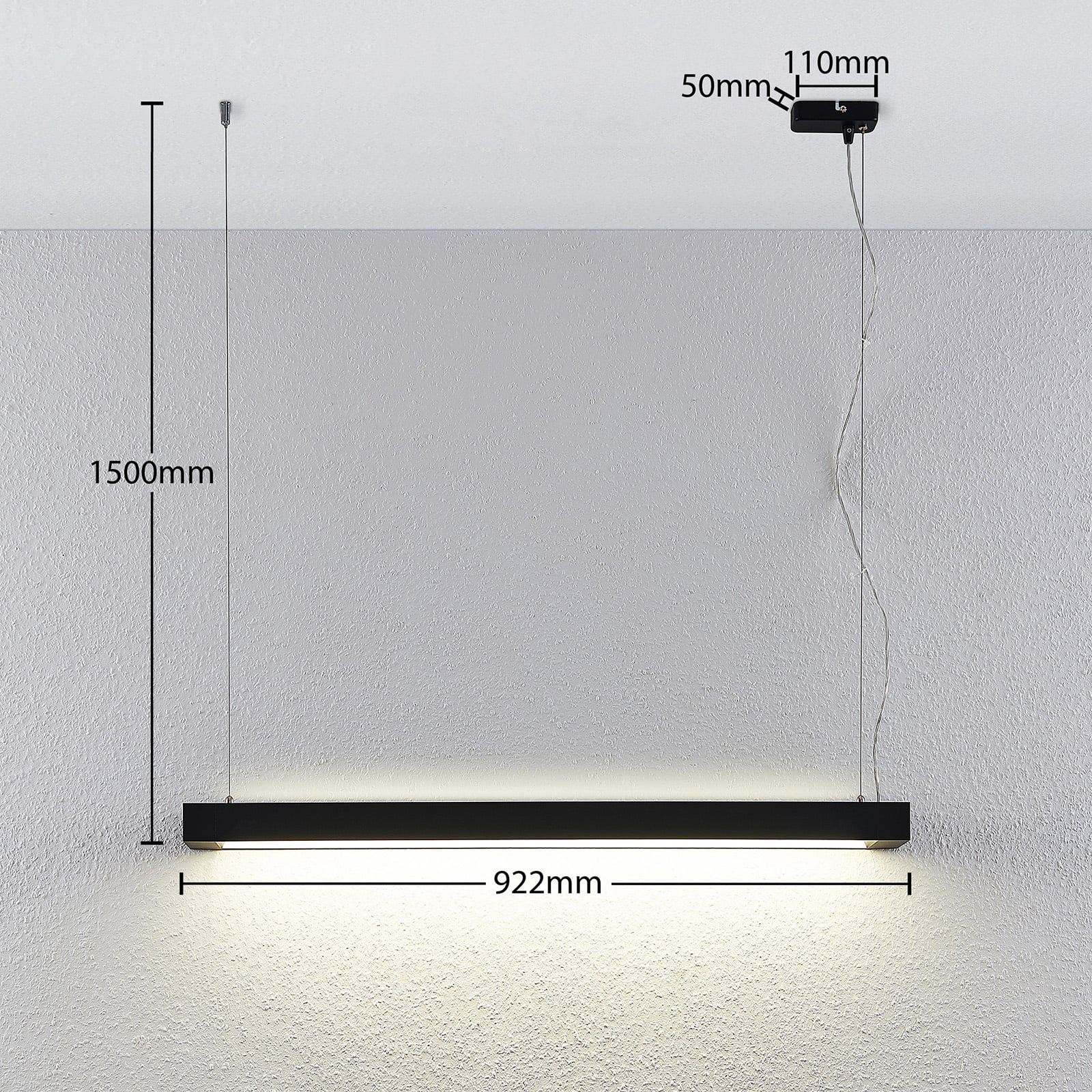 LED pendellampe Cuna svart aluminium 92 cm montert i rom