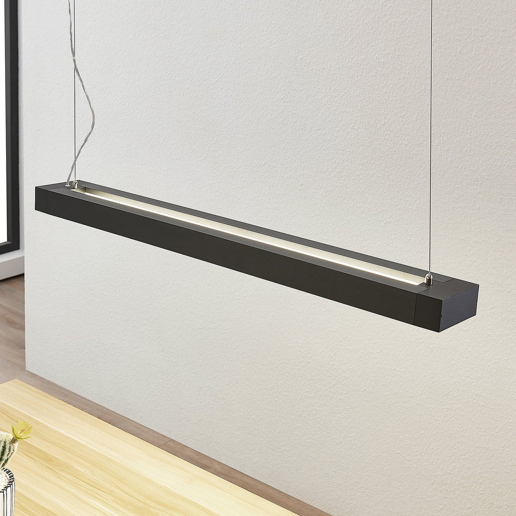LED pendellampe Cuna svart aluminium 92 cm fra siden