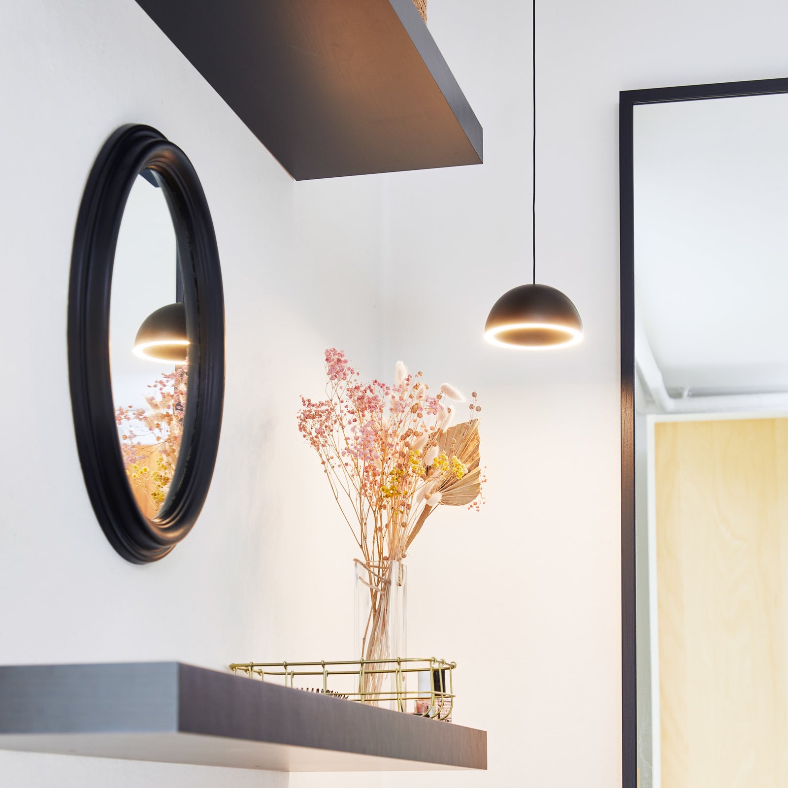 LED pendellampe Curve svart aluminium Ø14 cm detalj