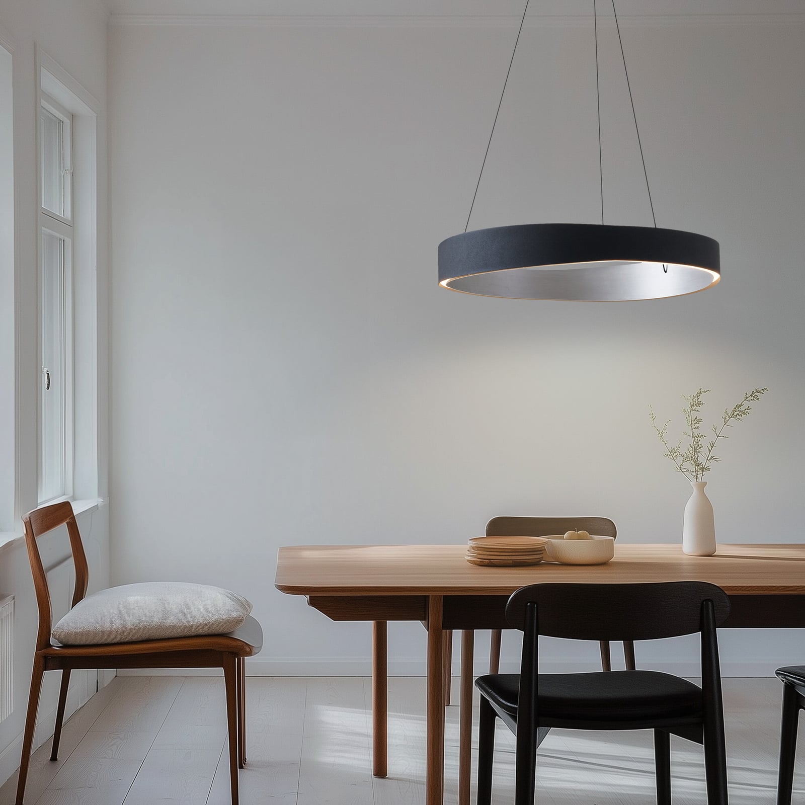 LED pendellampe Daelor svart alu Ø70 cm bakside