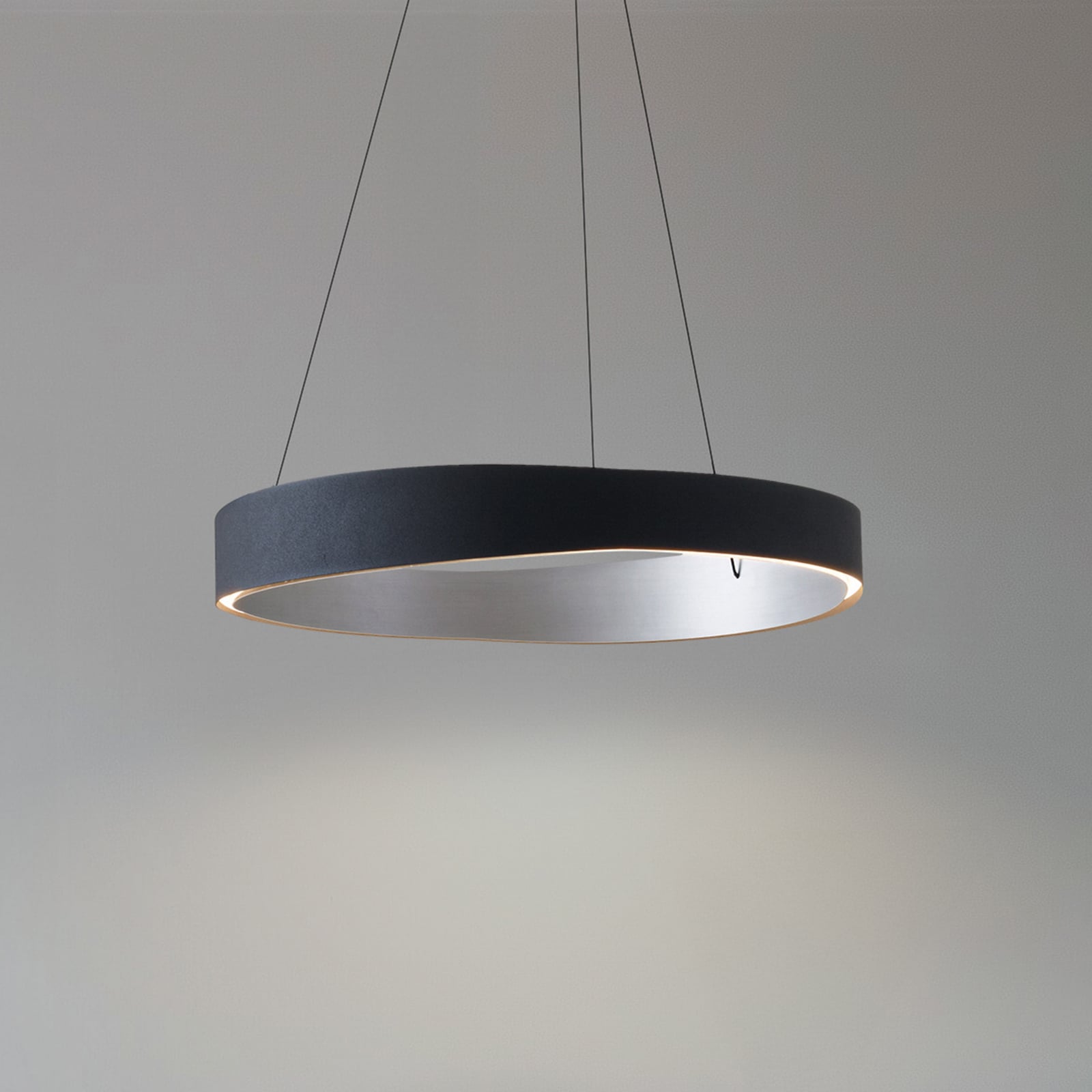 LED pendellampe Daelor svart alu Ø70 cm forfra