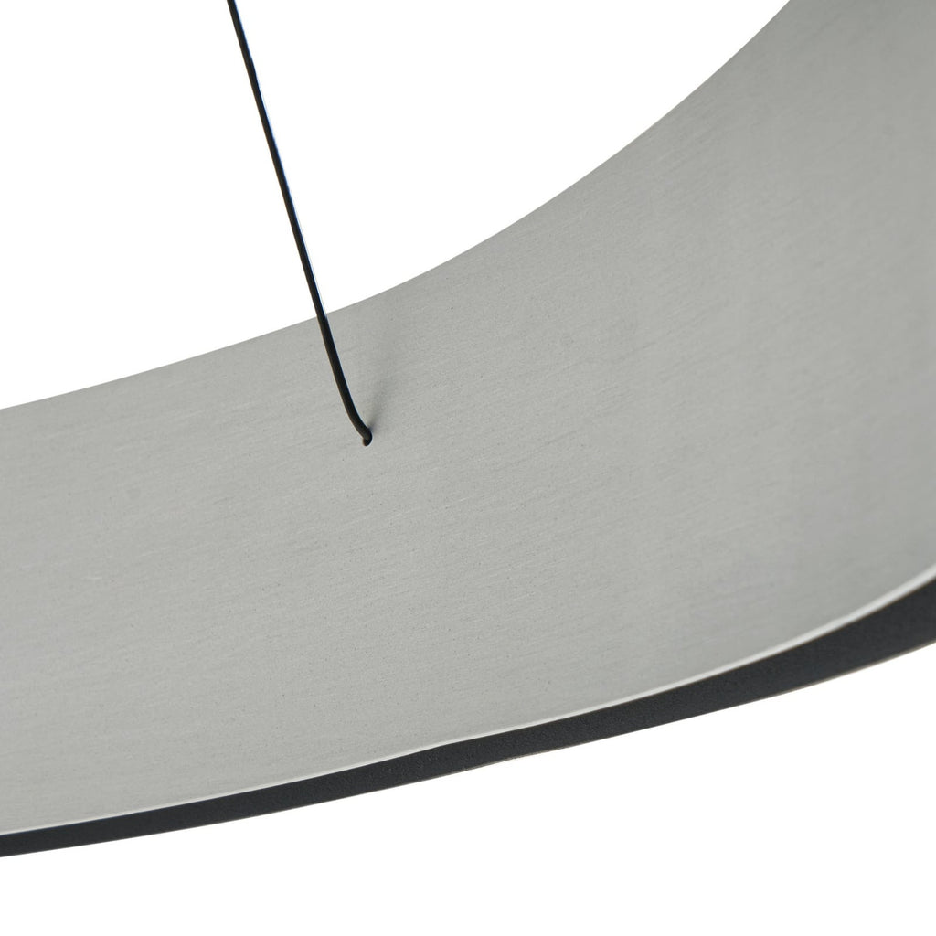 LED pendellampe Daelor svart alu Ø70 cm opphengsdetalj