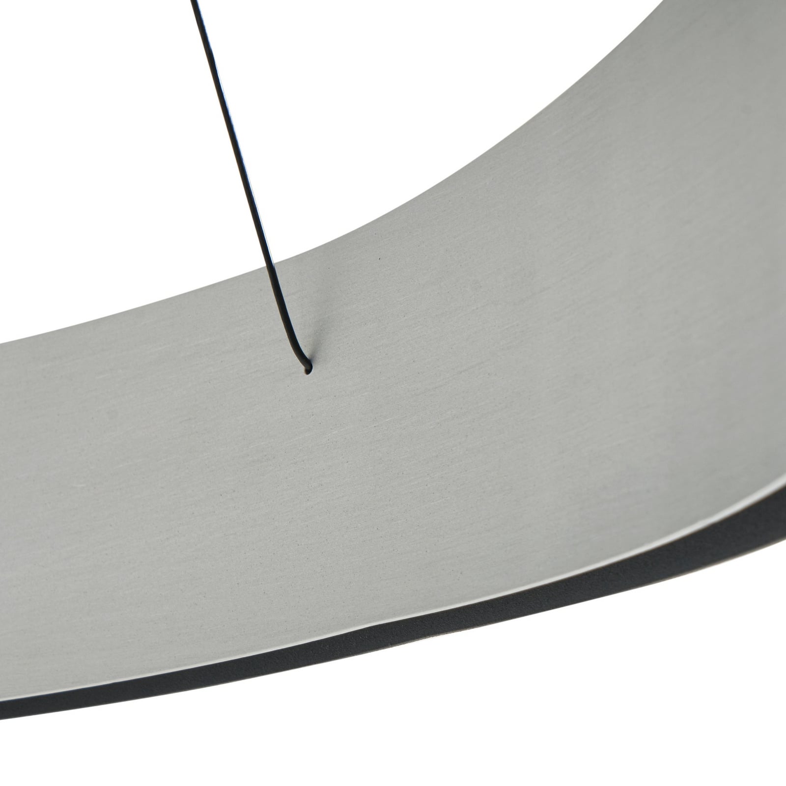 LED pendellampe Daelor svart alu Ø70 cm opphengsdetalj