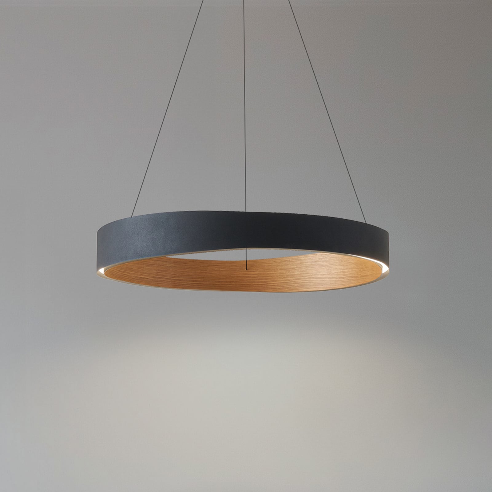 LED pendellampe Daelor svart/tre CCT dimbar Ø70 cm forfra