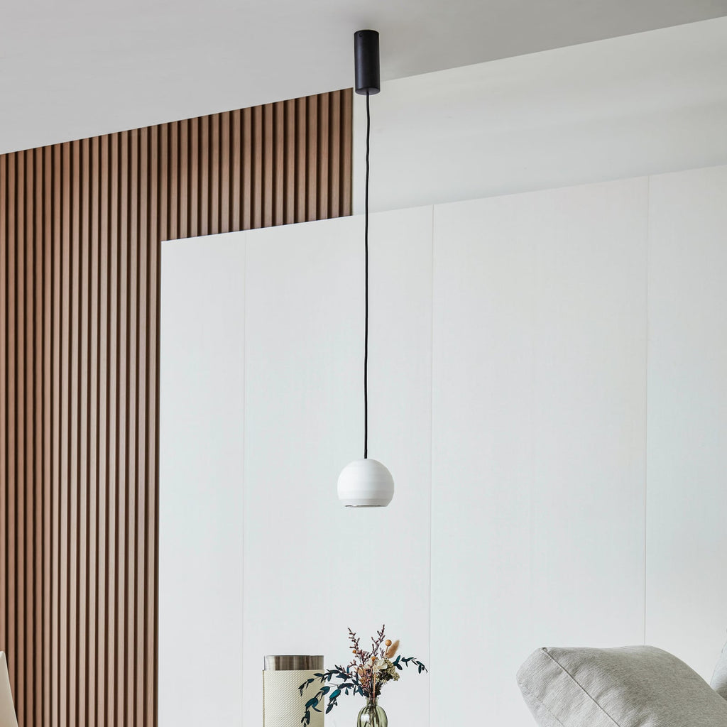 LED pendellampe Darkorin gips hvit bakside