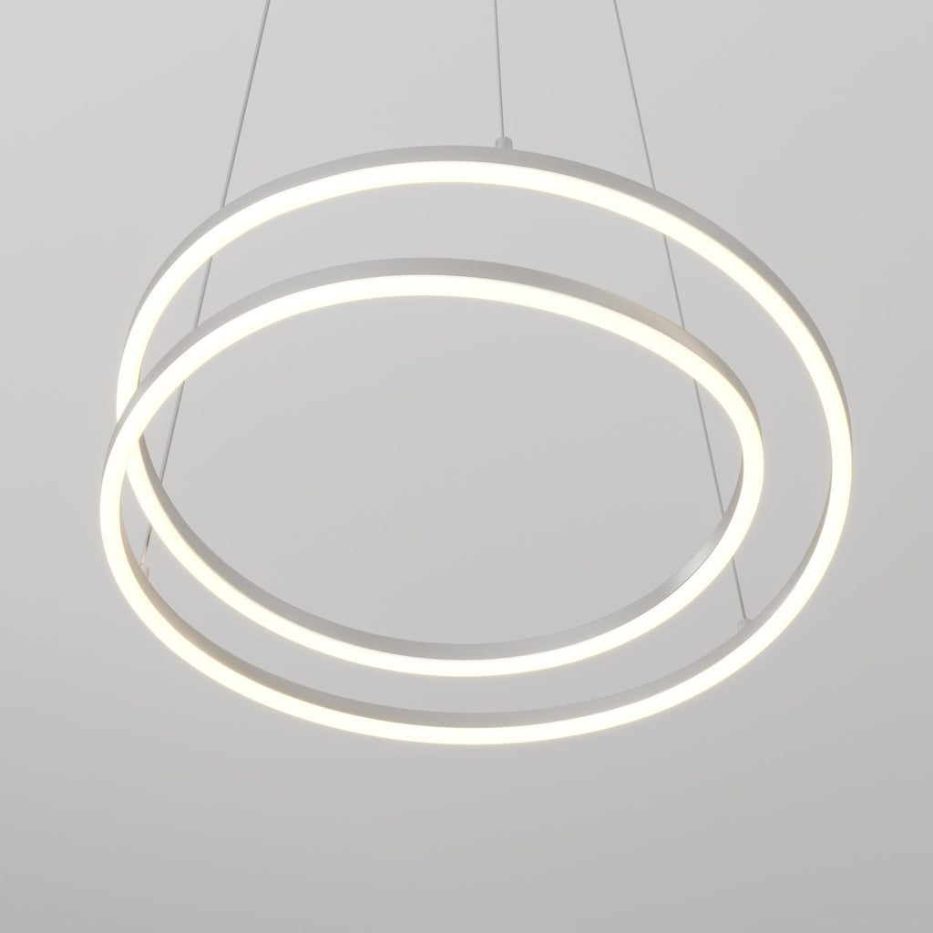 Nærbilde av metallringer på LED pendellampe Davian matt nikkel Ø49 cm