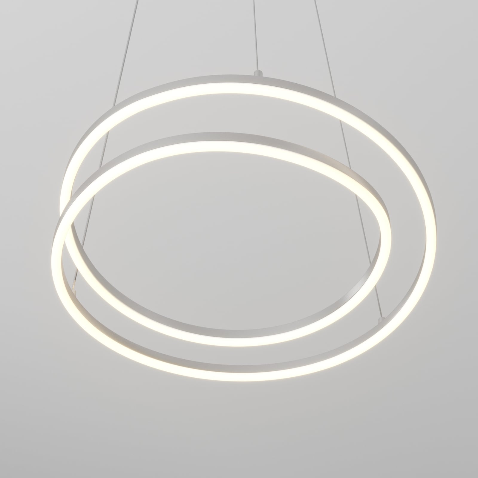 Nærbilde av metallringer på LED pendellampe Davian matt nikkel Ø49 cm