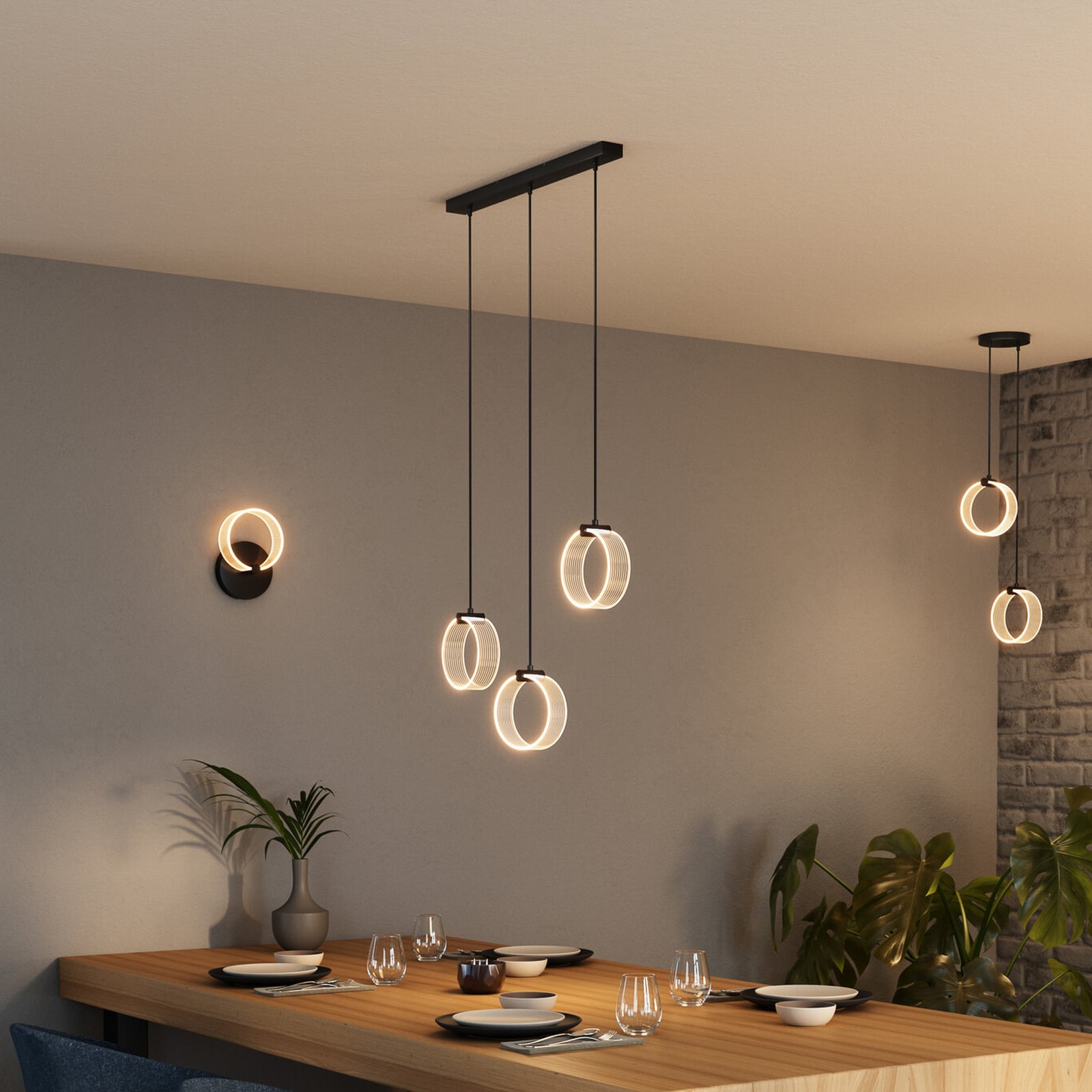 LED pendellampe Decor Circle 3-lys svart CCT OSRAM montert i rom