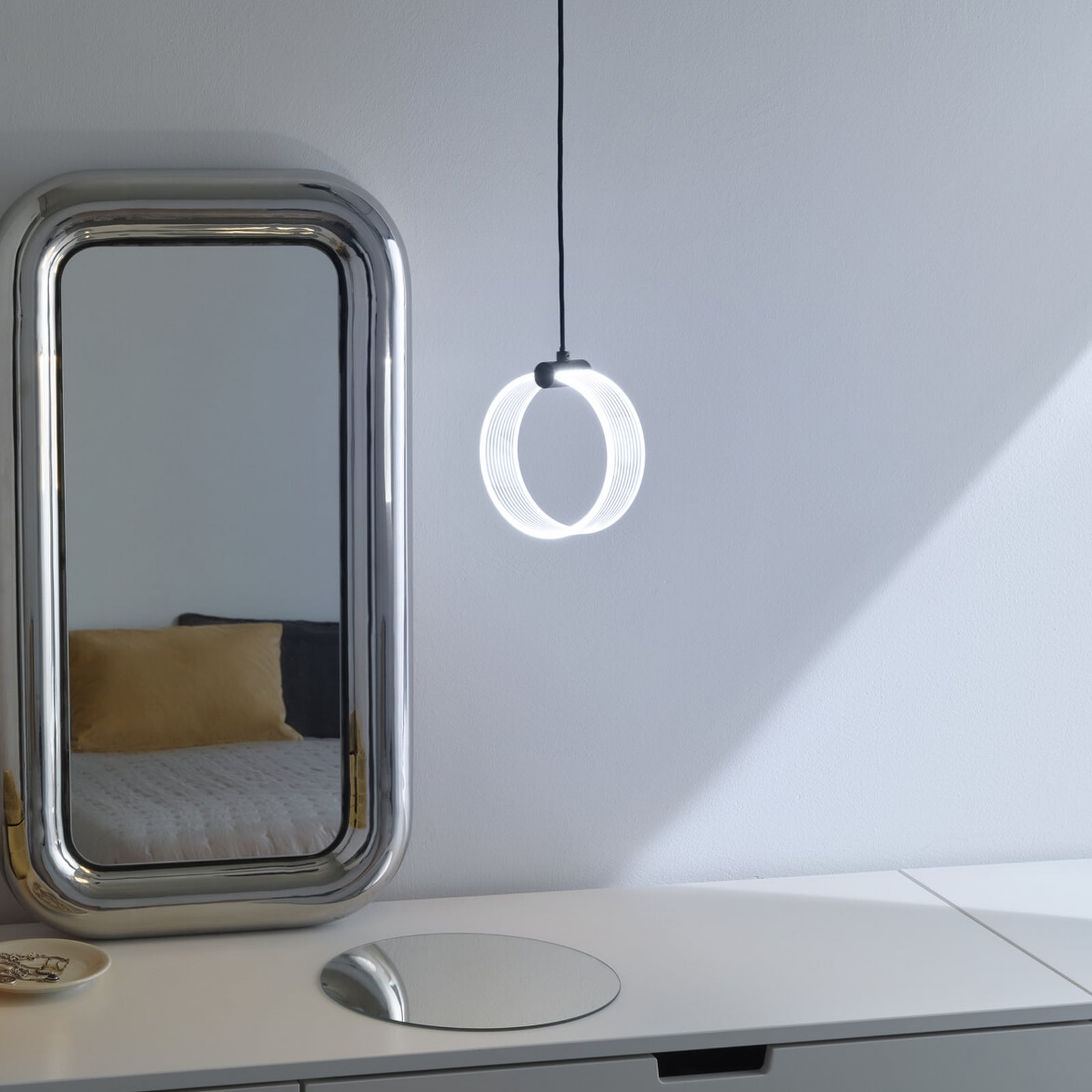 Bakside av LED pendellampe Decor Circle CCT svart Ø16 cm 8W OSRAM