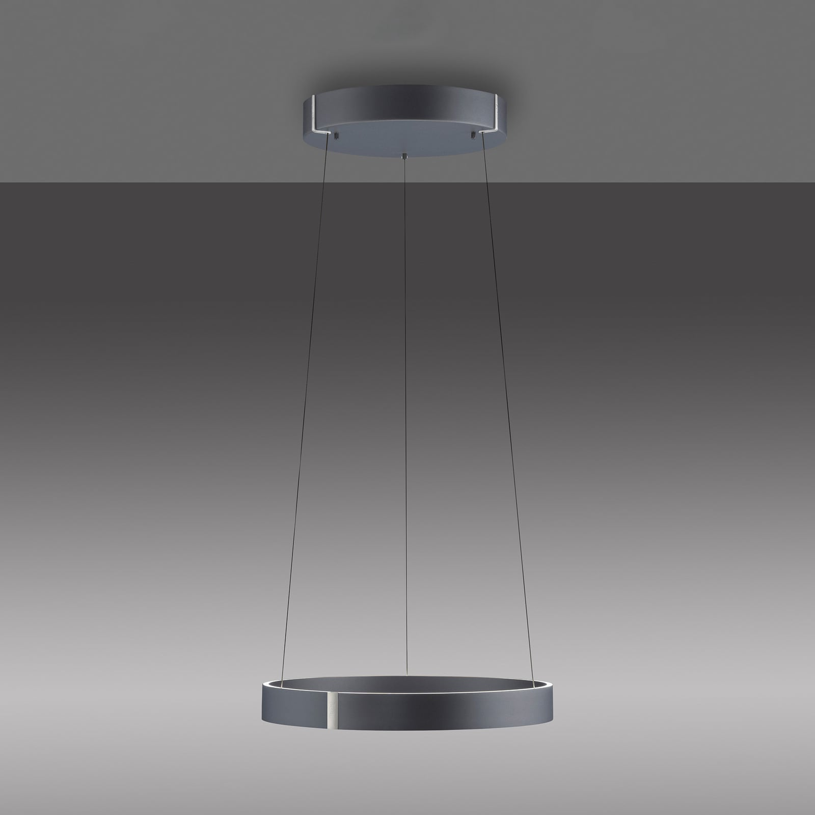 LED pendellampe E-Clipse dimbar aluminium Ø50 cm CCT montert i rom