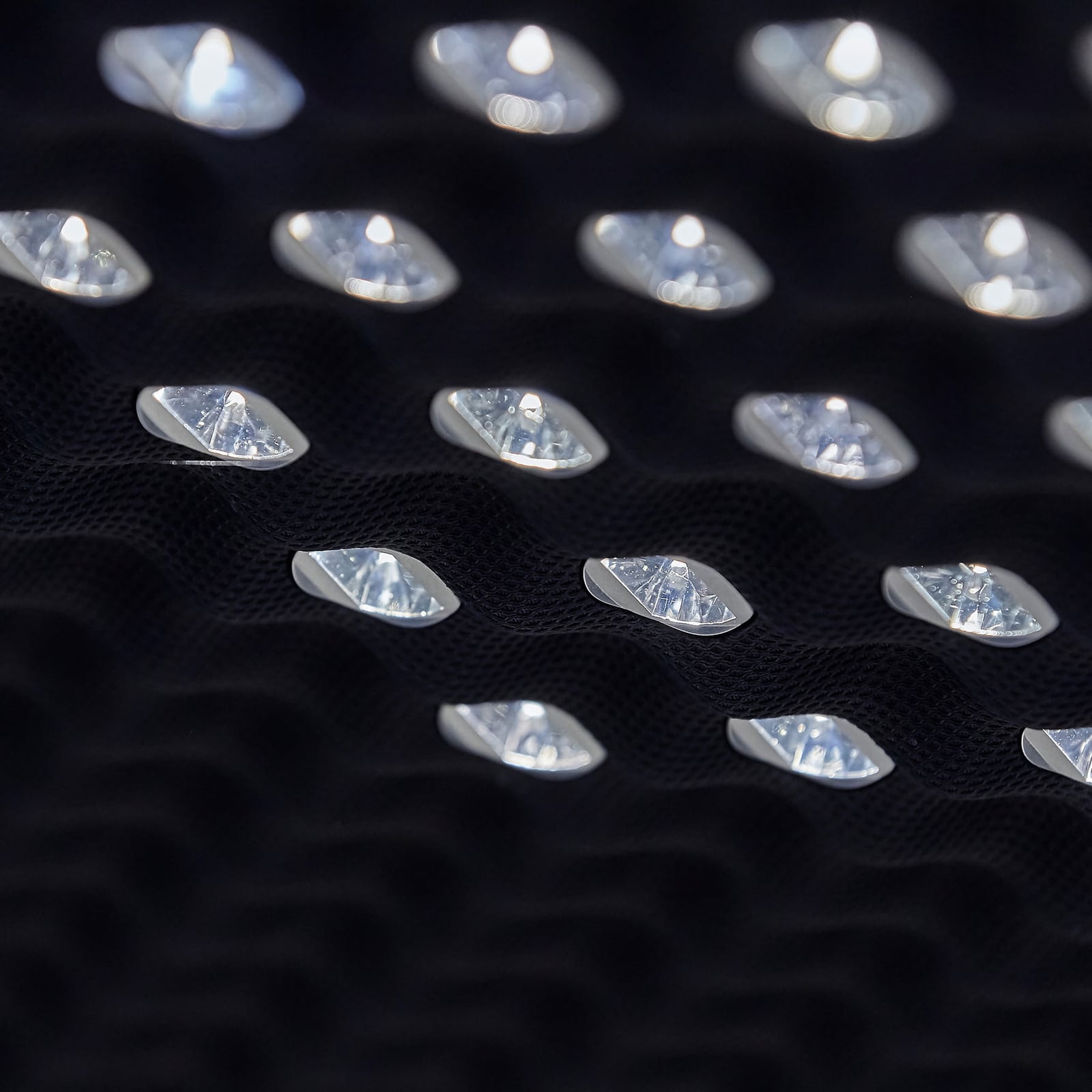 LED pendellampe Eggboard Matrix opp/ned dimbar 160 cm 75W oppheng