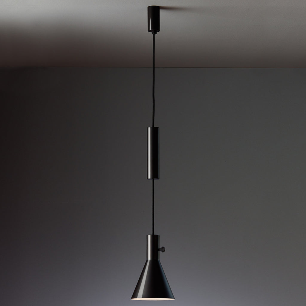 LED pendellampe Eleu dimbar svart blank Ø15,5 cm detalj av dimmer