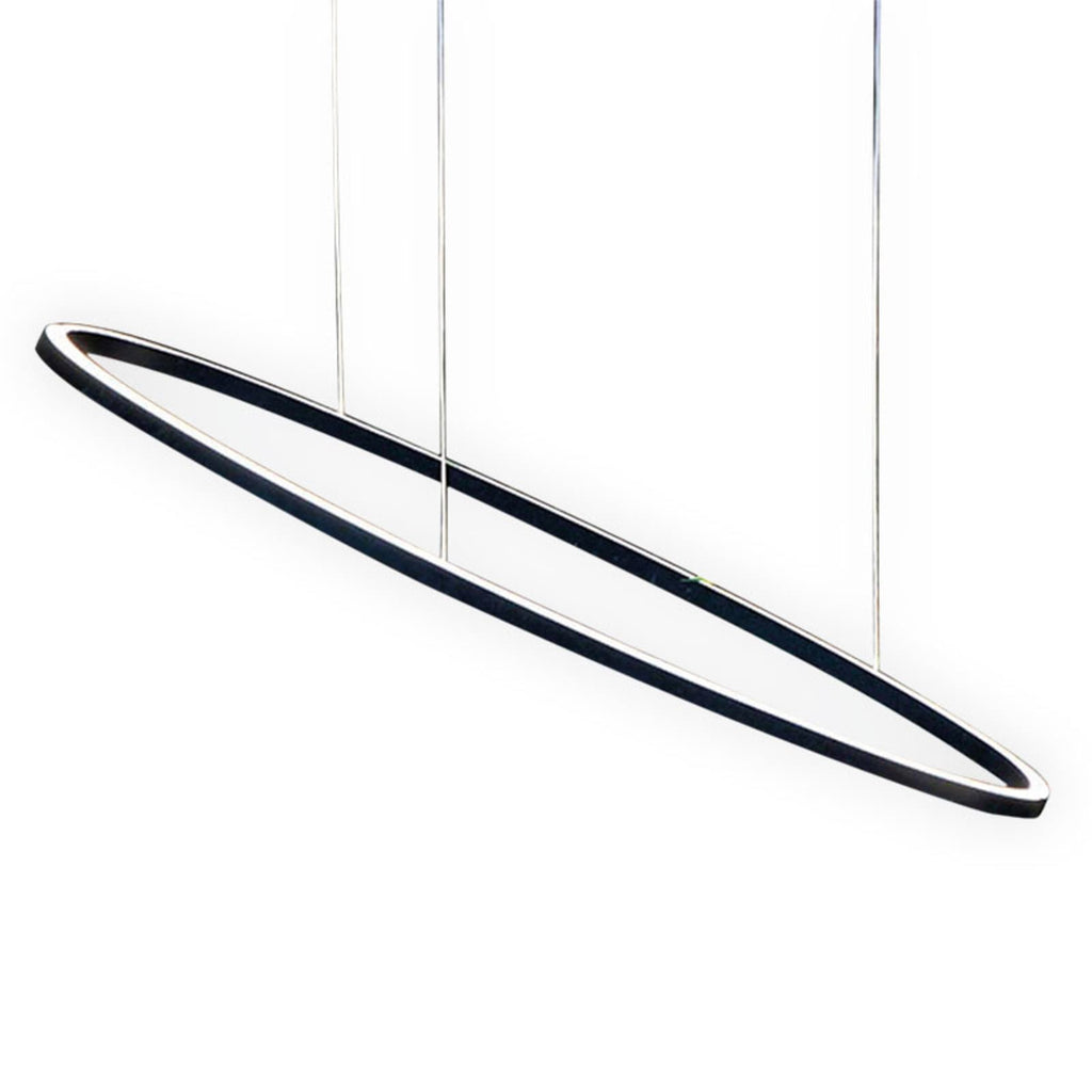 LED pendellampe Ellisse Mega oval dimbar 2700K svart 186 cm montert i rom