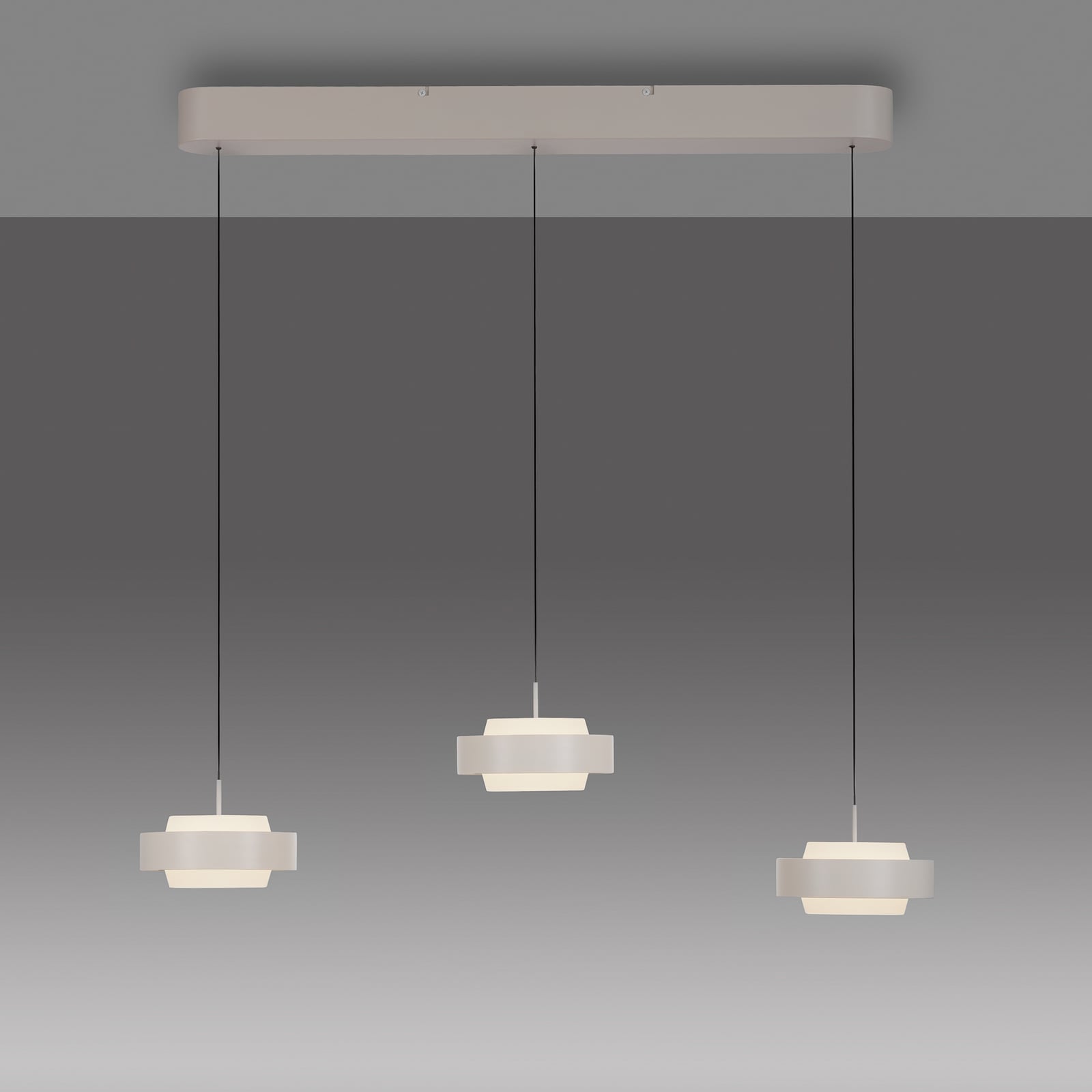 Nærbilde av glass-diffusorer på LED pendellampe Elmo 3-lys sandbeige dimbar 3000K