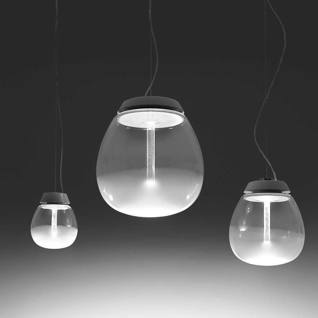 LED pendellampe Empatia dimbar glass Ø26 cm 16W Artemide montert i rom