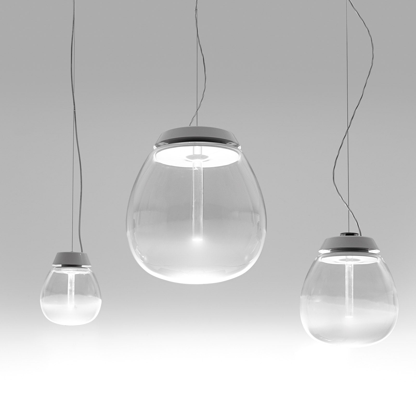 LED pendellampe Empatia dimbar glass Ø26 cm 16W Artemide nærbilde av LED