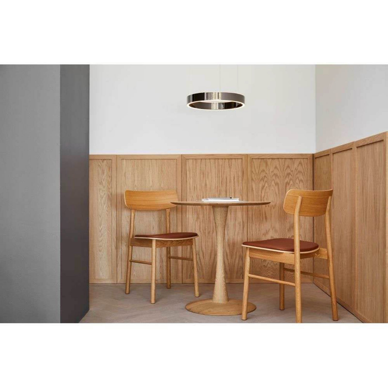LED pendellampe EOS 360 Small aluminium lys i bruk