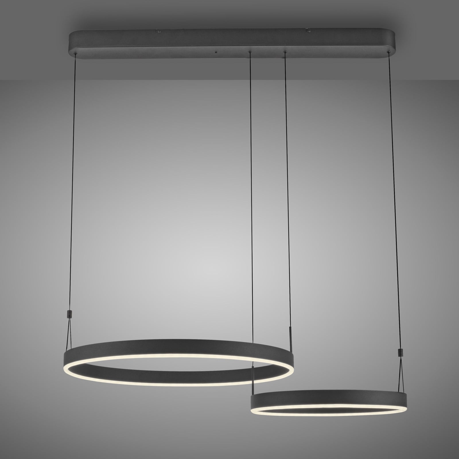 LED pendellampe Esko svart 90 cm montert i tak
