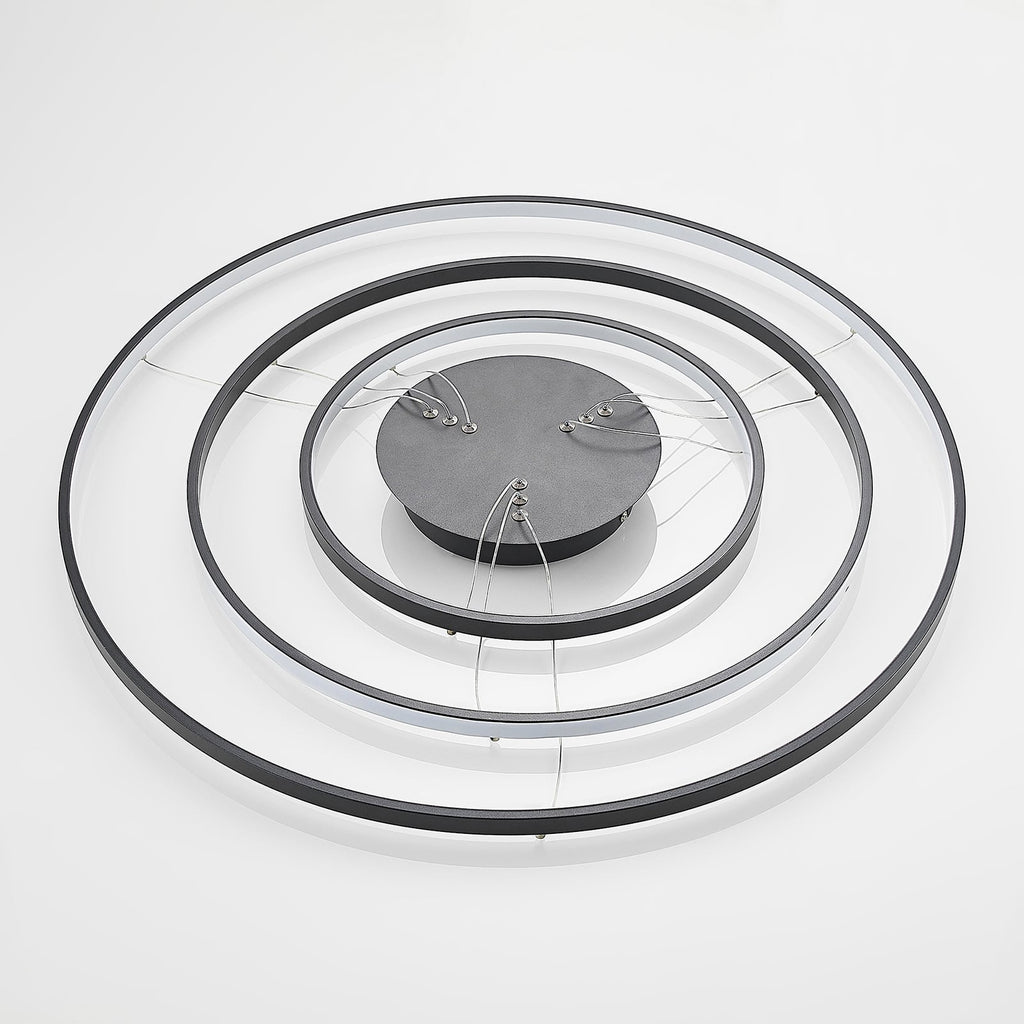 LED pendellampe Ezana 3 ringer dimbar svart oppheng detalj