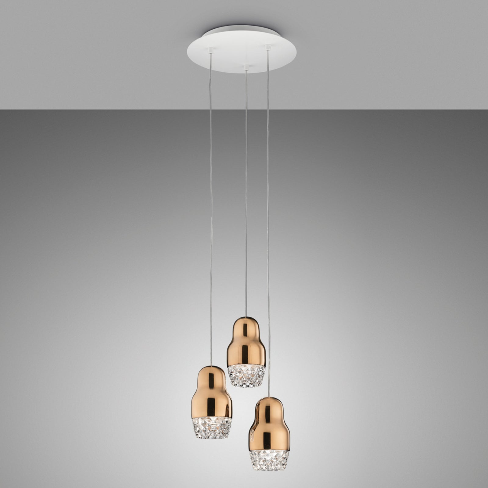 Bakside av LED pendellampe Fedora 3-lys aluminium roségull Ø30 cm