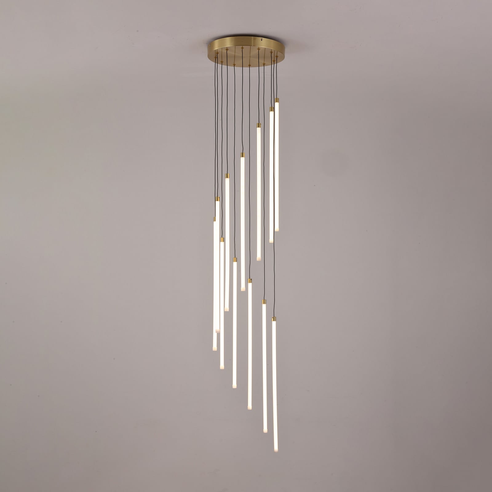 LED pendellampe Flare 12-lys messing Ø35 cm dimbar CCT nærbilde