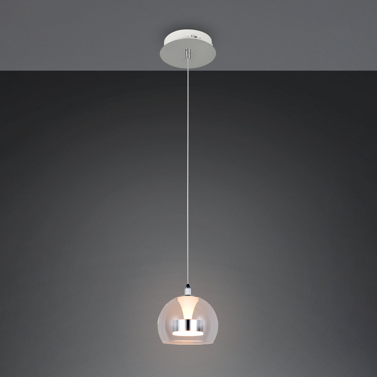 LED pendellampe Flynt krom glass Ø20 cm dimbar CCT montert i stue