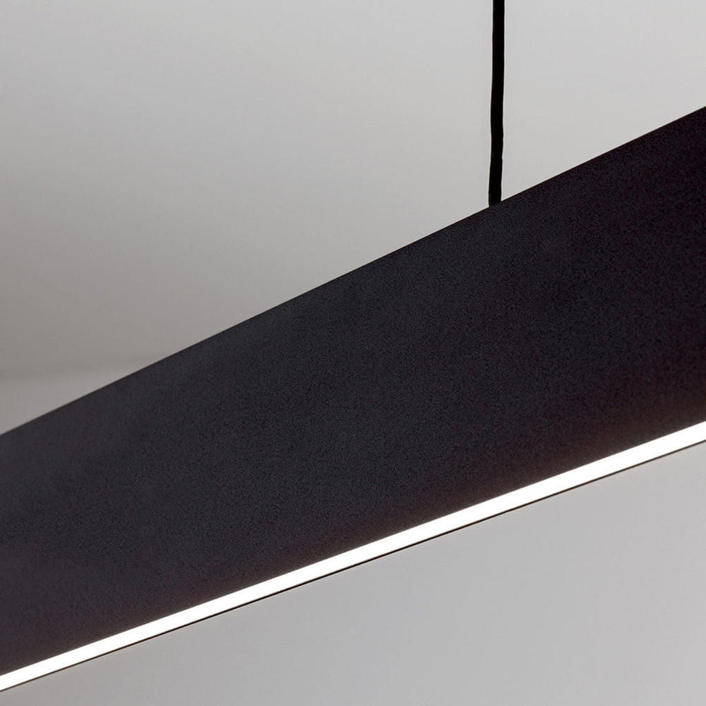 LED pendellampe Gideon opp og ned svart 146 cm oppheng