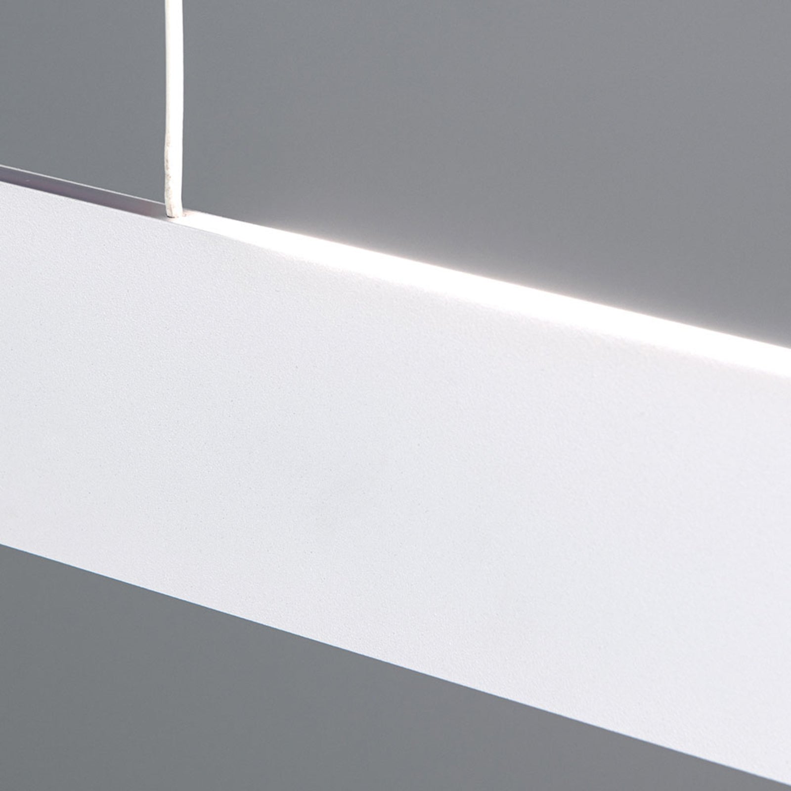 LED pendellampe Gideon opp og ned hvit 146 cm opphengsdetalj