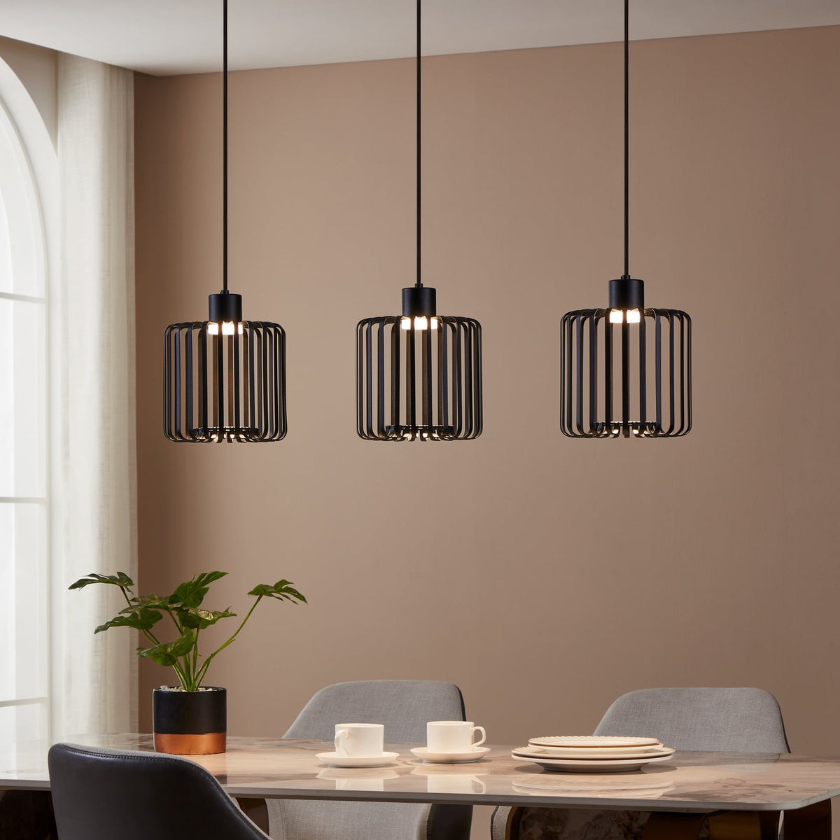 LED pendellampe Ginestrone-Z 3-lys dimbar CCT RGB svart forfra