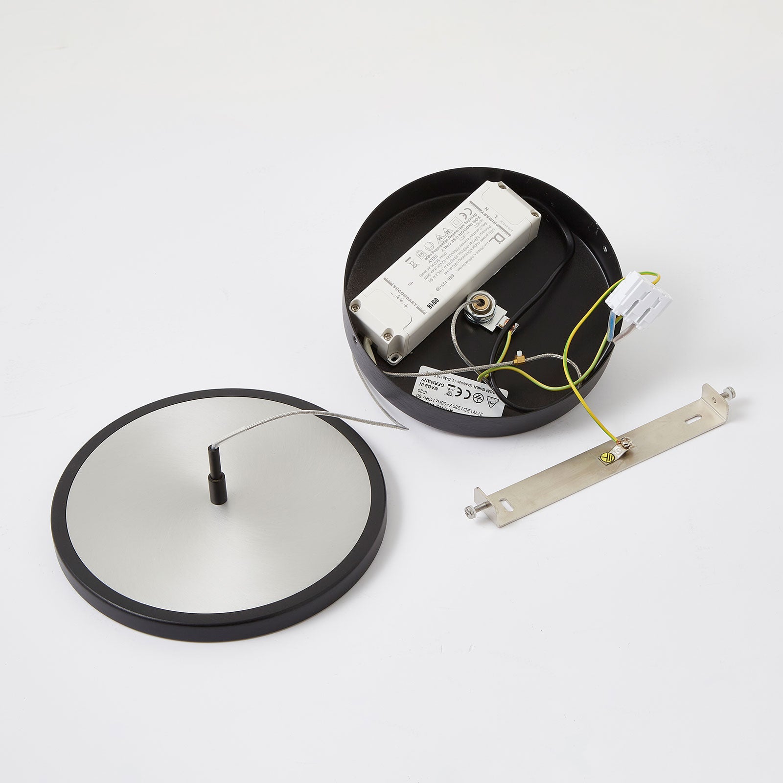 LED pendellampe Gion dimbar aluminium/svart underside med lys