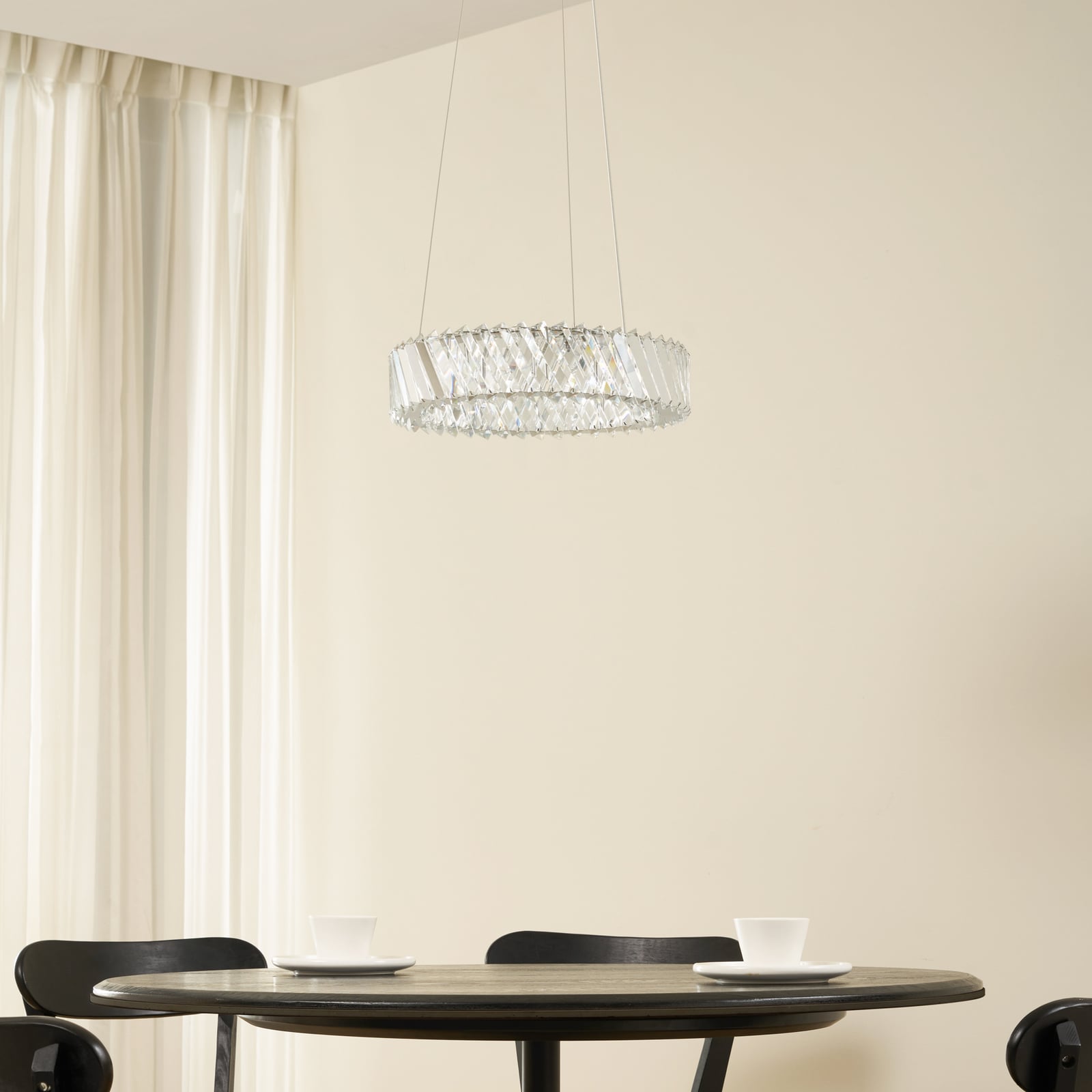 Nærbilde av LED pendellampe Glacis krystallglass Ø40 cm krom