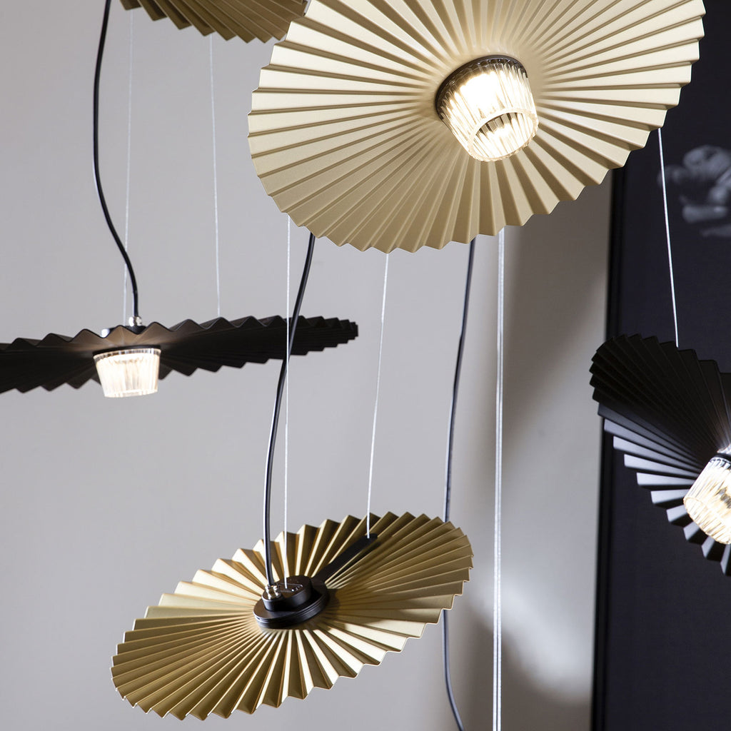 LED pendellampe Gonzaga dimbar messing nærbilde av detalj
