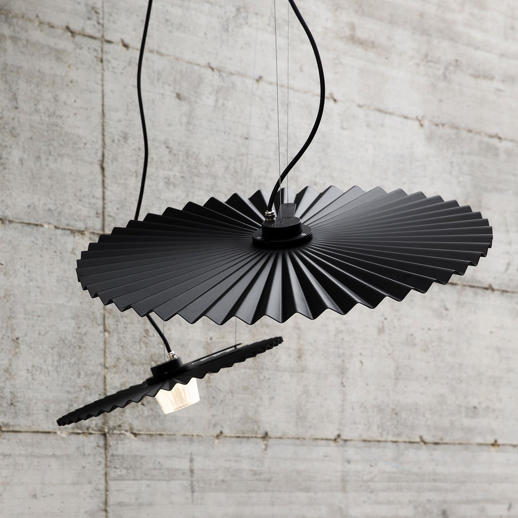 LED pendellampe Gonzaga dimbar svart Ø59 cm IP65 bakside