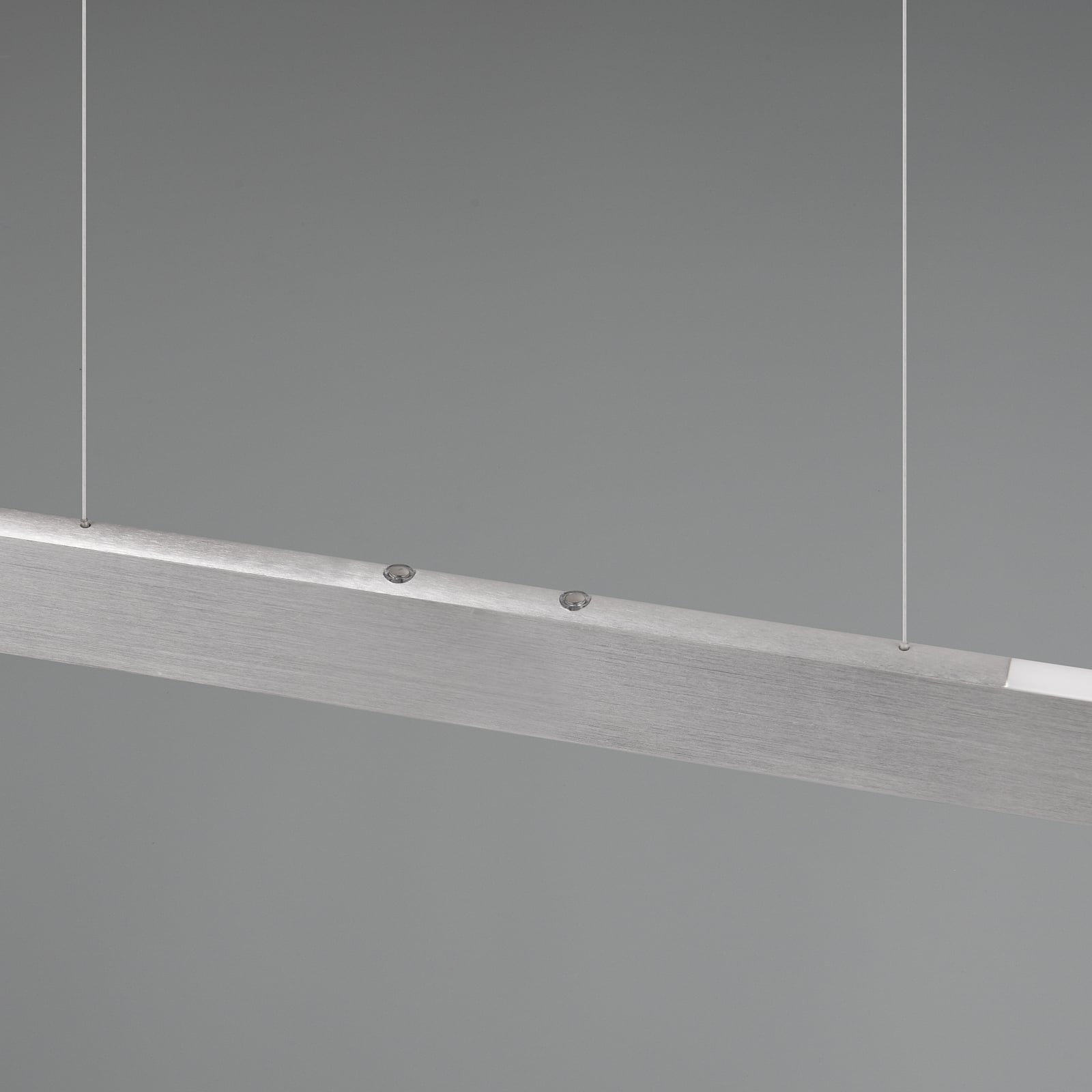 LED pendellampe Helios aluminium 100 cm dimbar CCT montert i rom