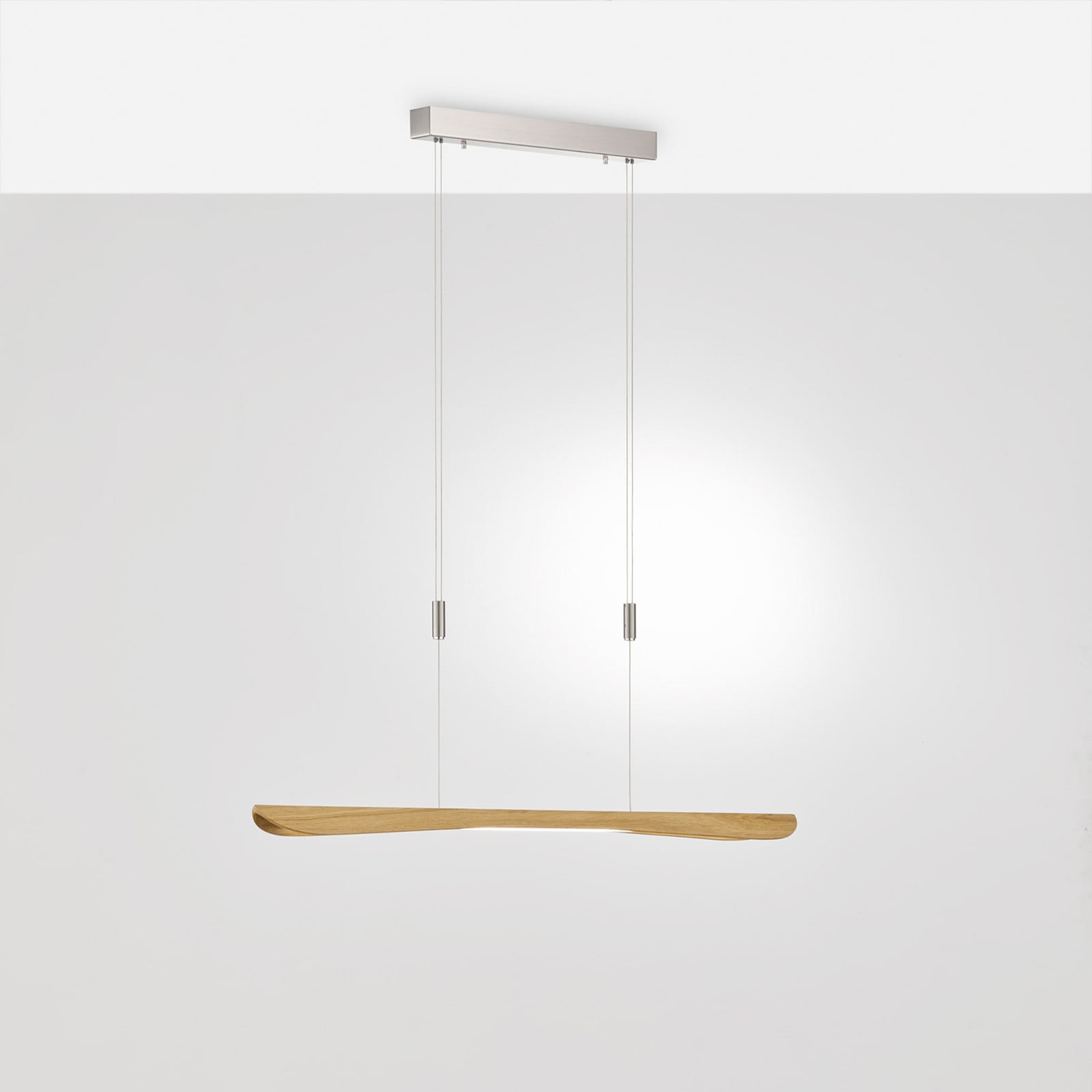 LED pendellampe Hiba eik natur dimbar 118 cm montert
