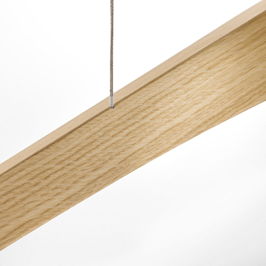 Nærbilde av LED pendellampe Hiba eik natur dimbar 118 cm