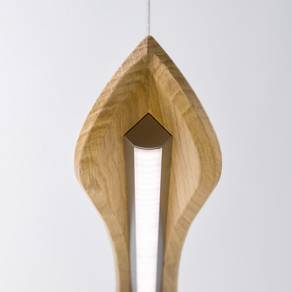 LED pendellampe Hiba eik natur dimbar 118 cm detalj av treverk
