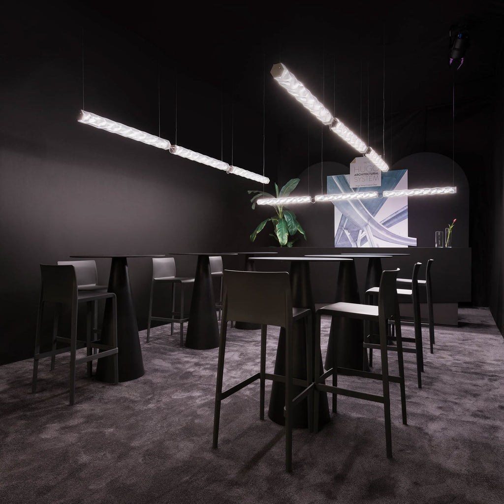 Detalj av Lentiflex materiale på LED pendellampe Hugo Prisma