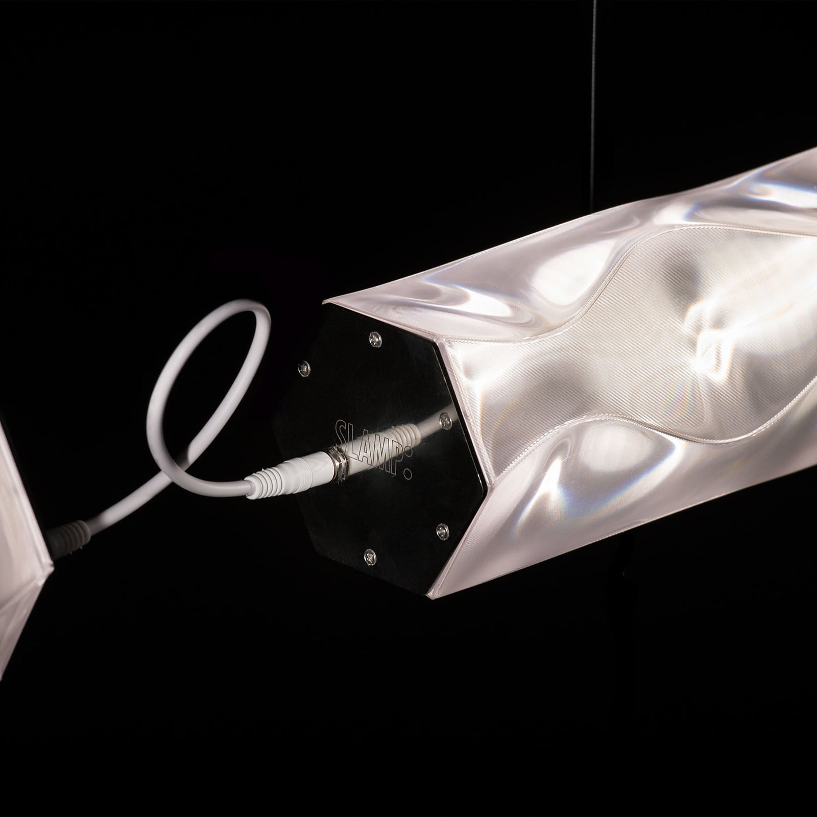 LED pendellampe Hugo Prisma 100 cm dimbar 25W sideprofil