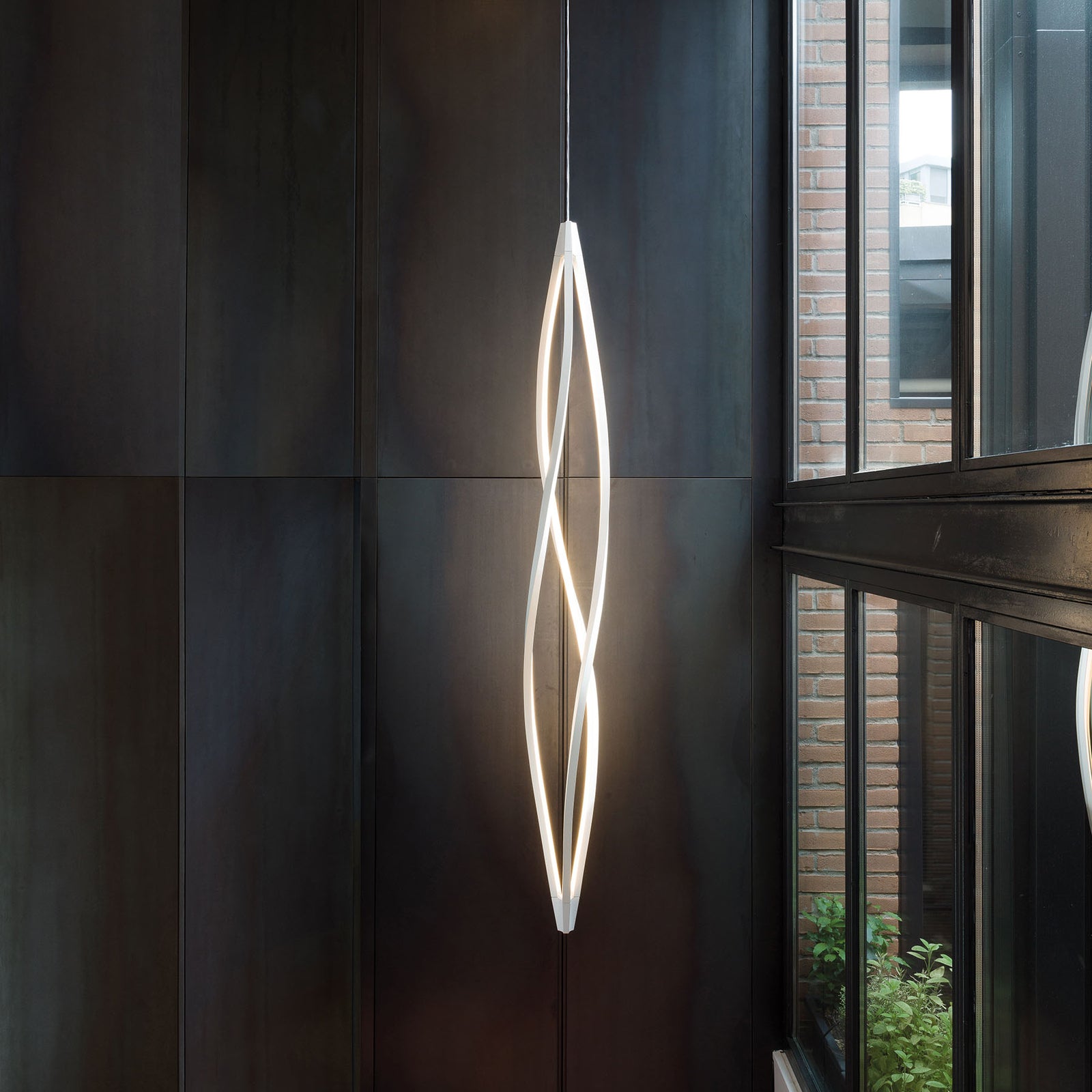 LED pendellampe In The Wind vertikal hvit dimbar front
