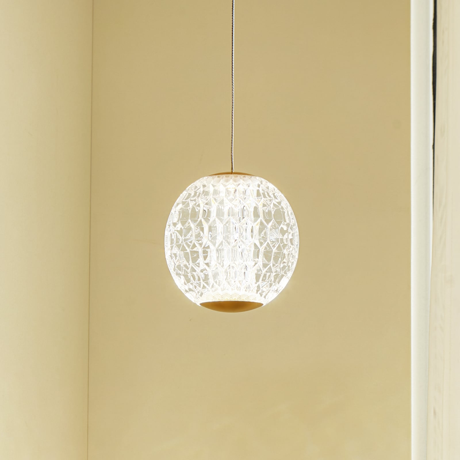 LED pendellampe Ismenia antikk messing akryl Ø11 cm forfra