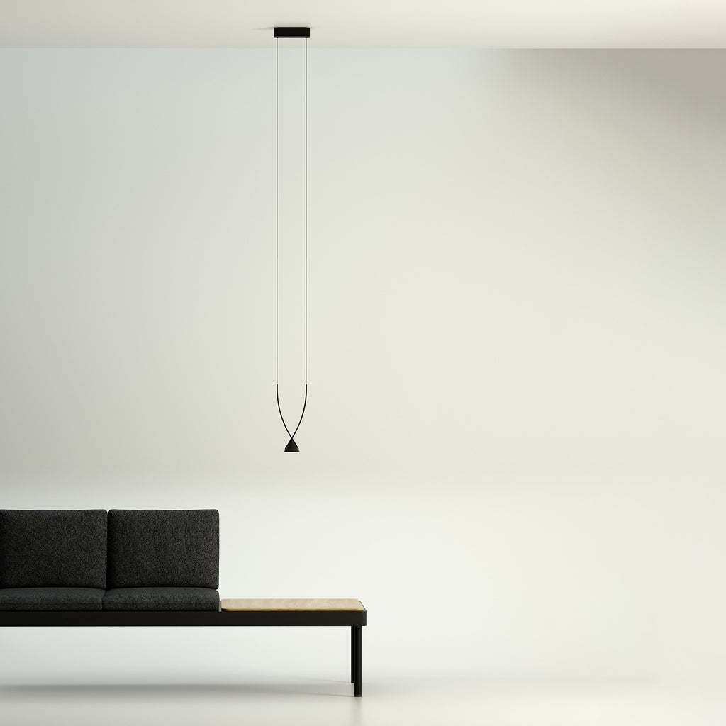 LED pendellampe Jewel 1-lys svart Ø9 cm lys i bruk