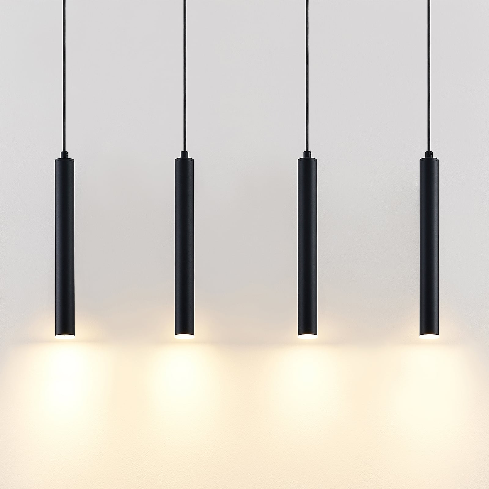 LED pendellampe Kammeron svart 4-lys jern 80 cm montert i rom